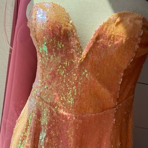 HOST🥳PICK🌈 5/24 Peach Holographic Sequin Strapless Sweetheart Dress TOBI Sz L✨
